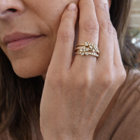 Elegant Sparkling Flower Ring