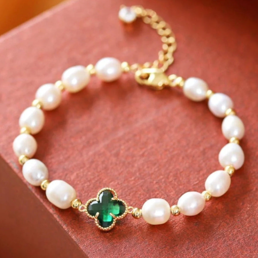 Emerald Cloverleaf Bracelet with Emerald and Pearls in Gold