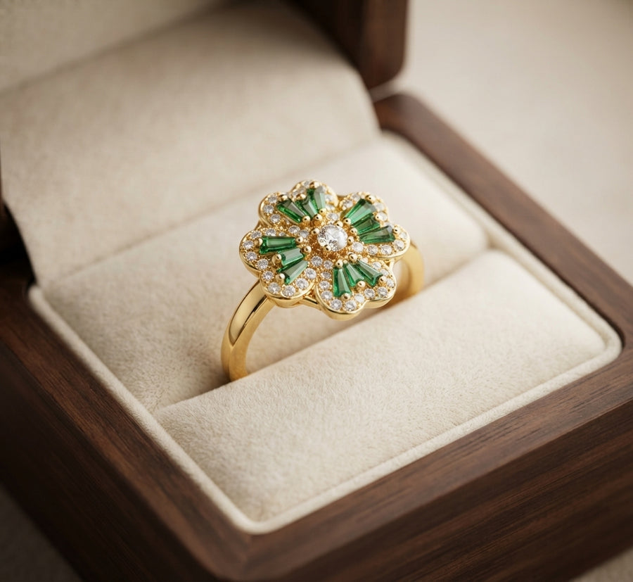 Emerald Clover Spinner Ring