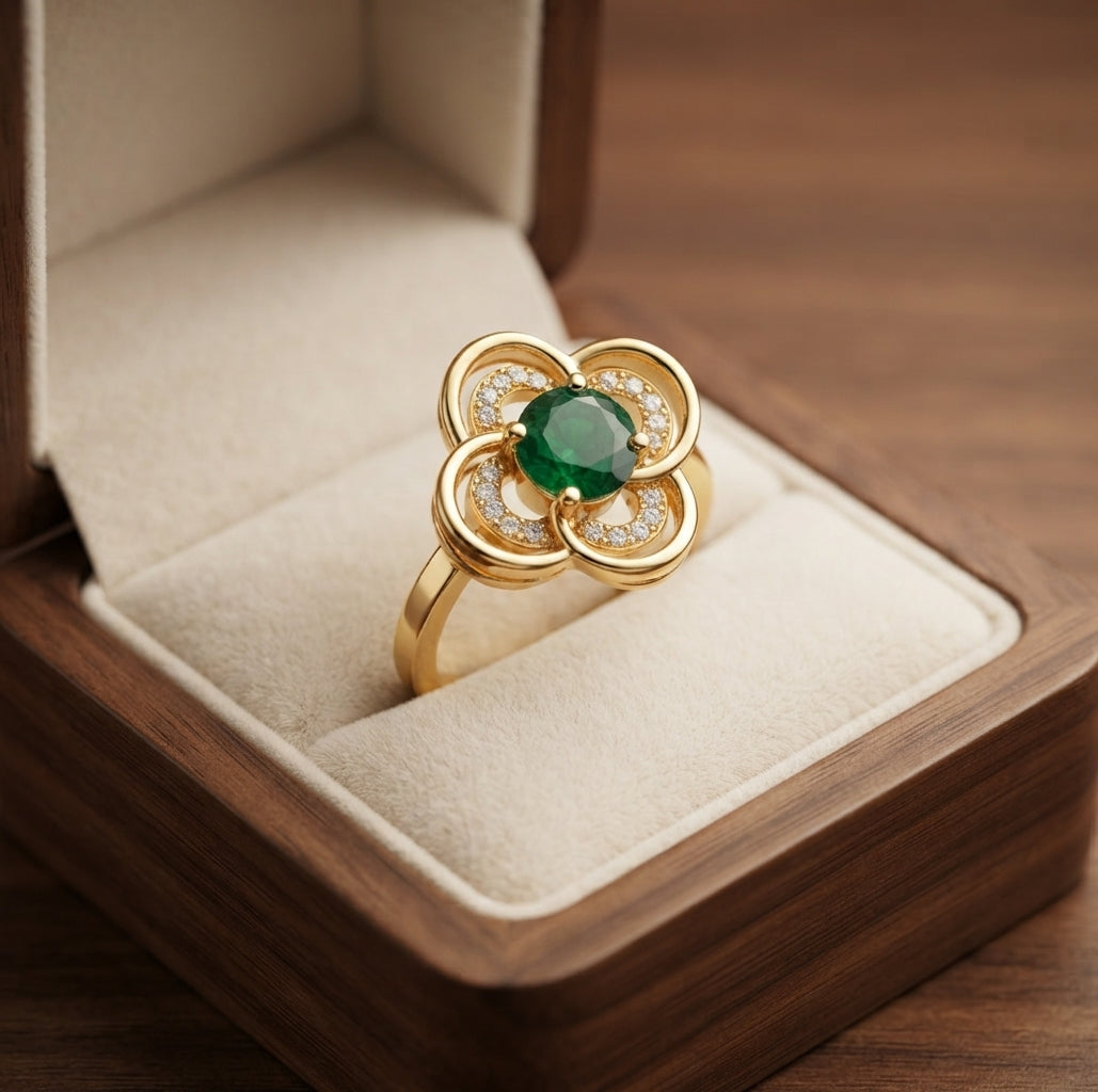 Emerald Clover Halo Spinner Ring