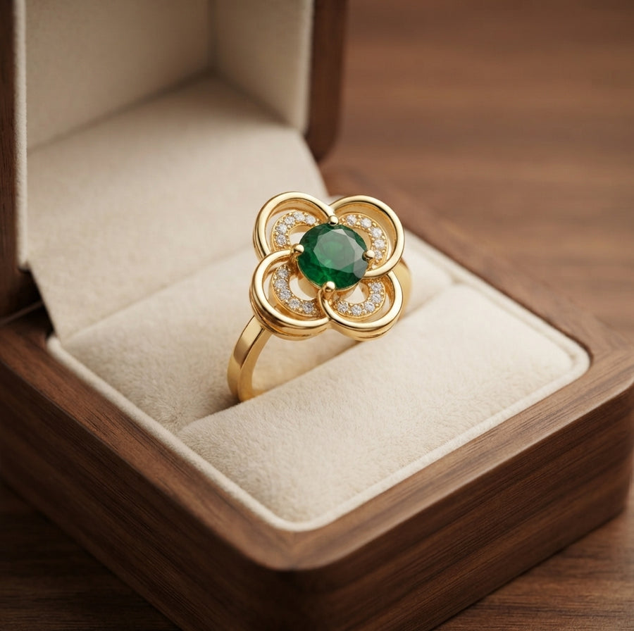 Emerald Clover Halo Spinner Ring