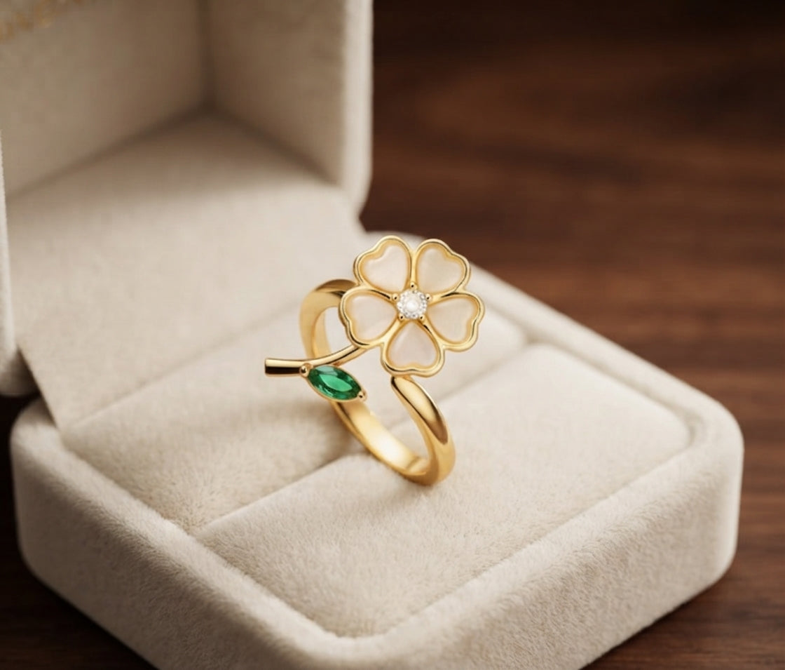 Emerald Flower and Leaf Spinner Ring
